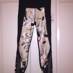 Athleta Blossom Intuition 7/8 Tight Small New